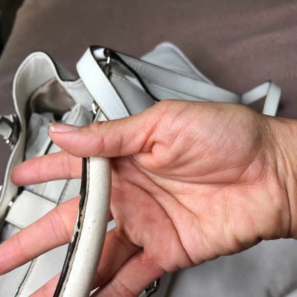 Leather bag. - Picture 10 of 16